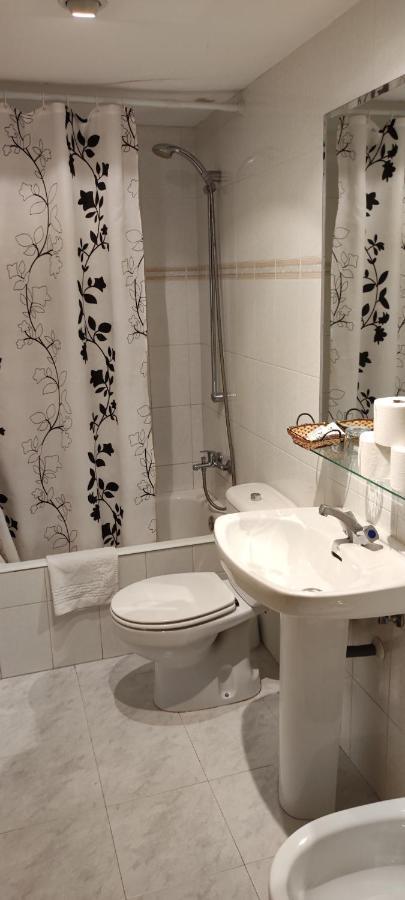 Gavín Apartamentos Lausan מראה חיצוני תמונה