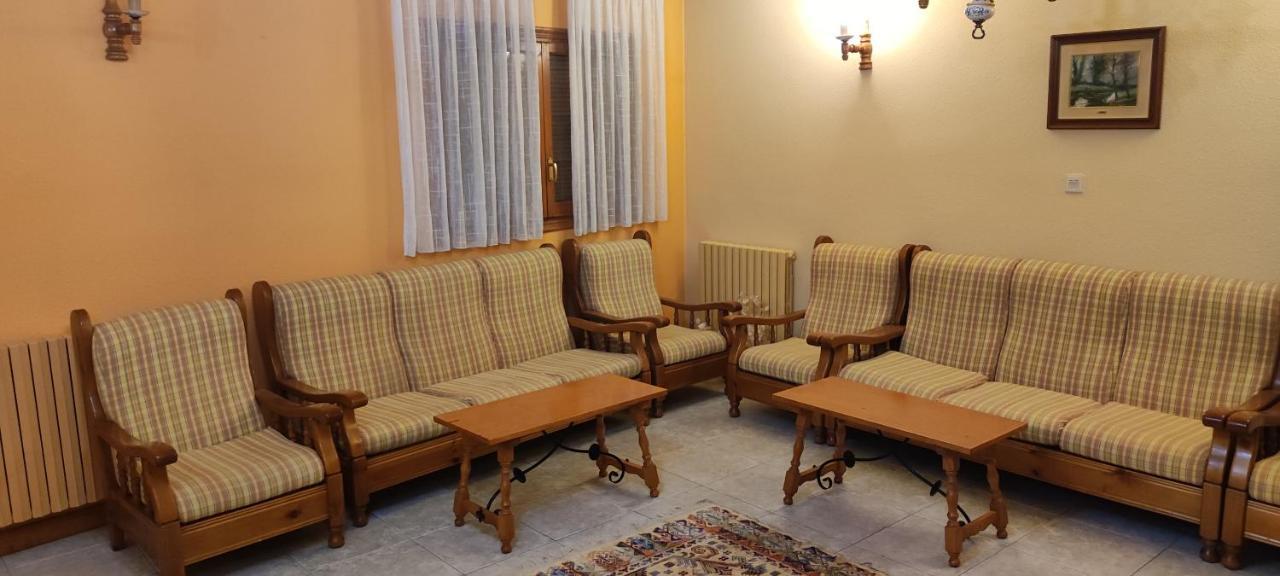 Gavín Apartamentos Lausan מראה חיצוני תמונה